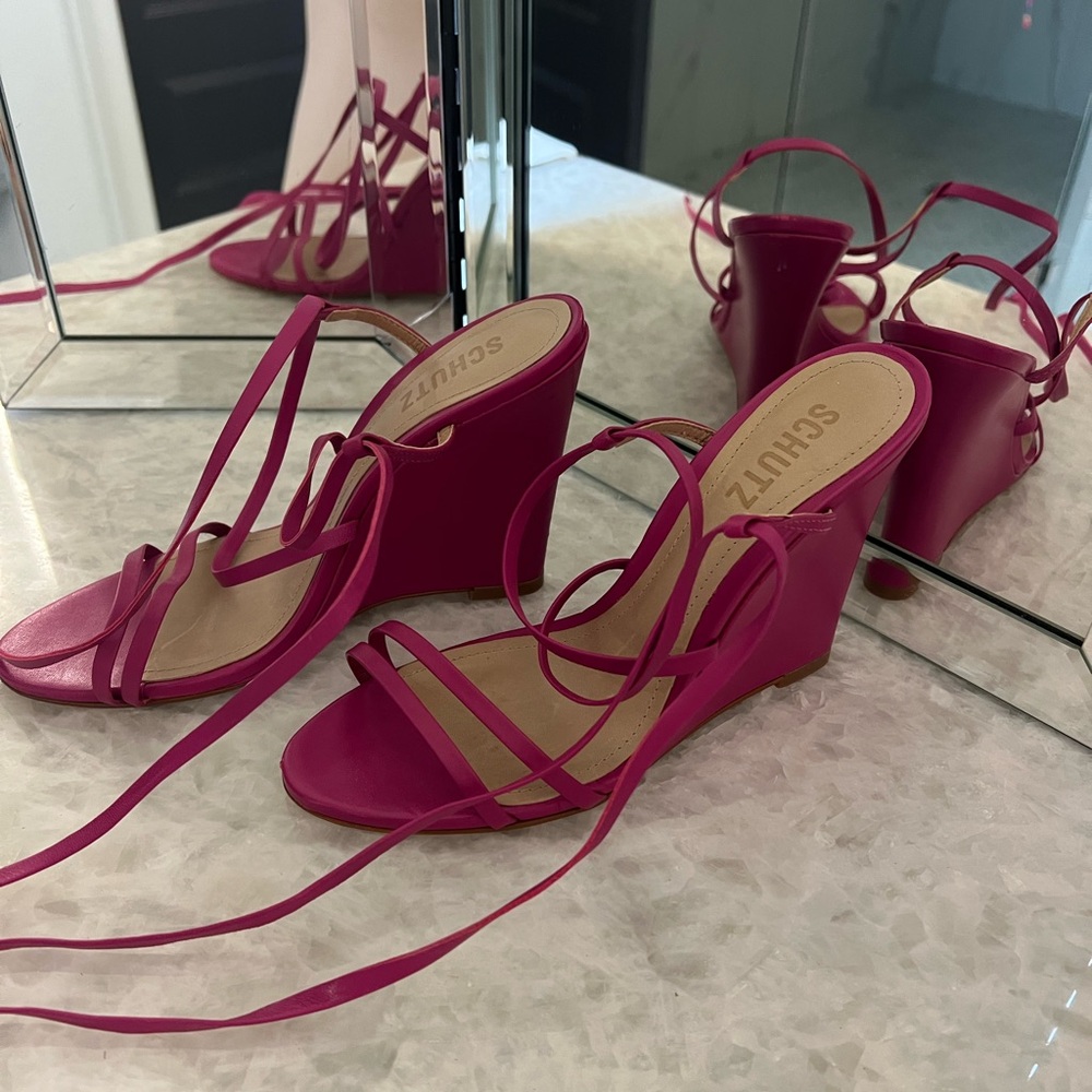 SCHUTZ Women's Fuchsia Wedge Sandals